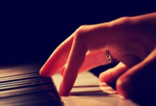 开云体育平台APP-鹈鹕强行终结尼克斯连胜，霍勒迪末节封神成关键先生